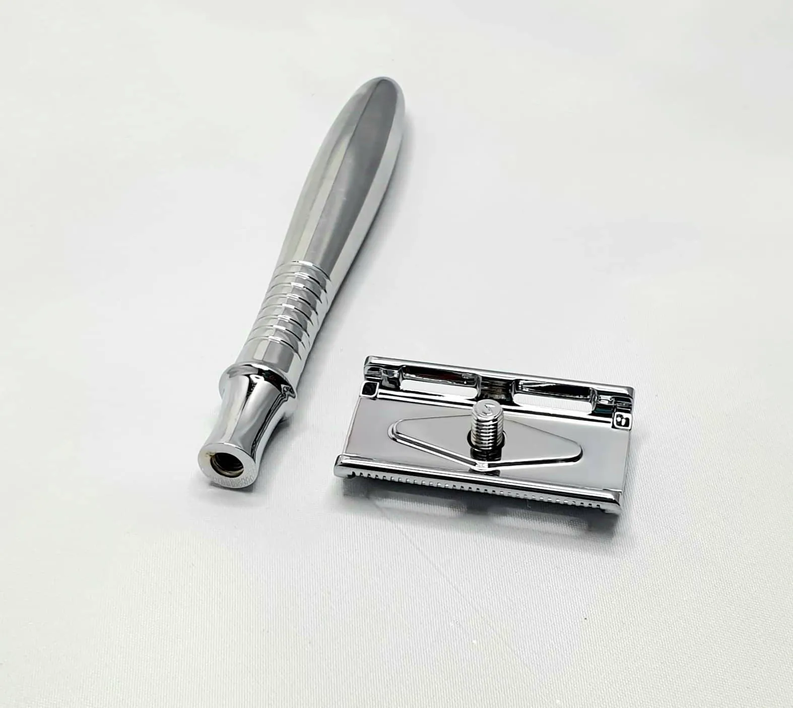 Bare & Co. - Traditional Double Edge Safety Razor - Silver