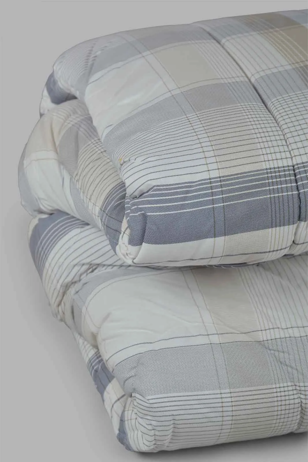 Grey And Beige Checkered 4-Piece Comforter Set (Double Size)