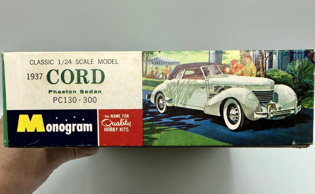 Monogram 1937 Cord Phaeton Sedan Model Kit 1/24th Scale MIB /b