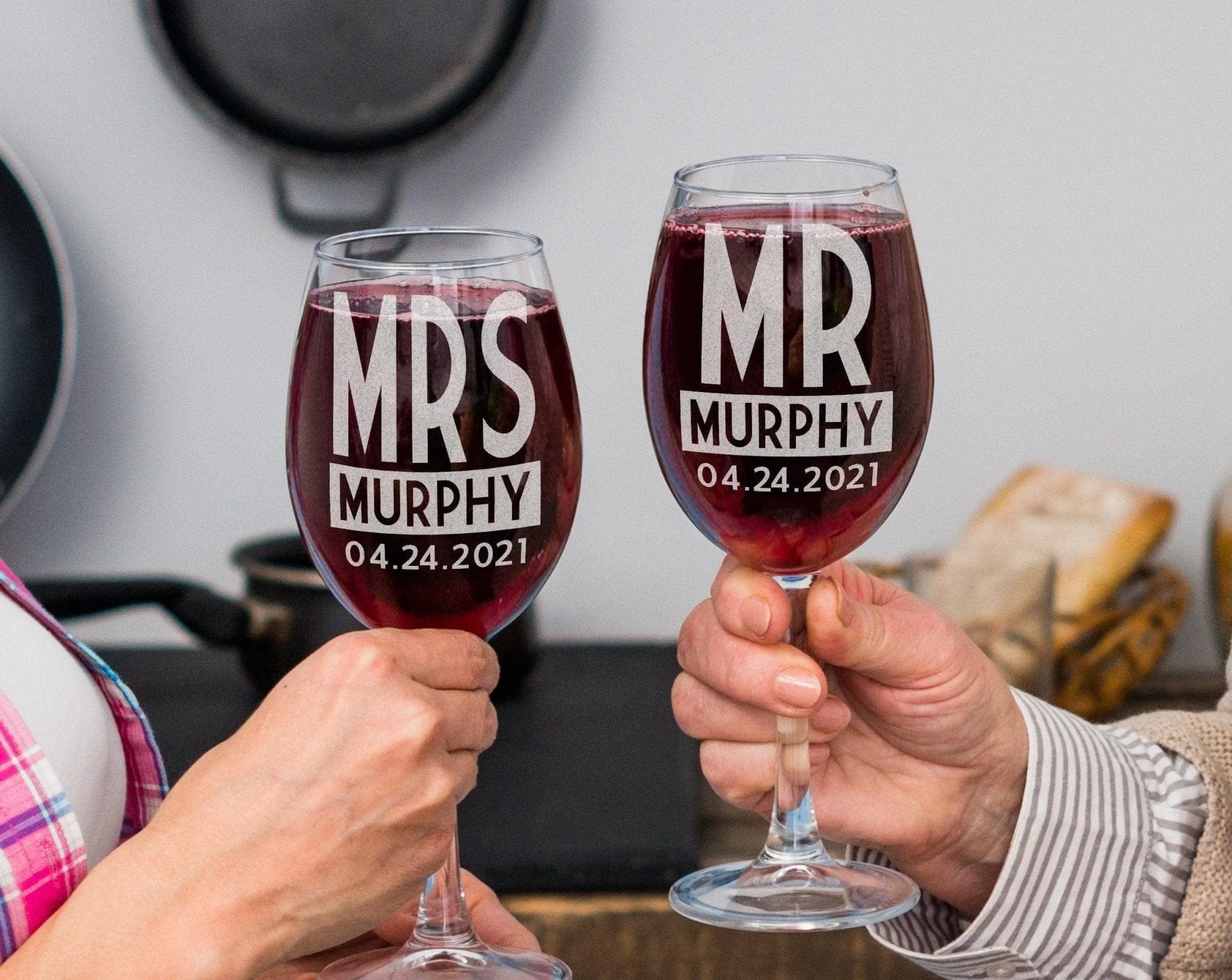 Mr Mrs Set of 2 Personalized Stem Wine Glass for Bride Groom Newly Married Future Soon to Be Engaged Gift His Her Glasses Couples Engraved