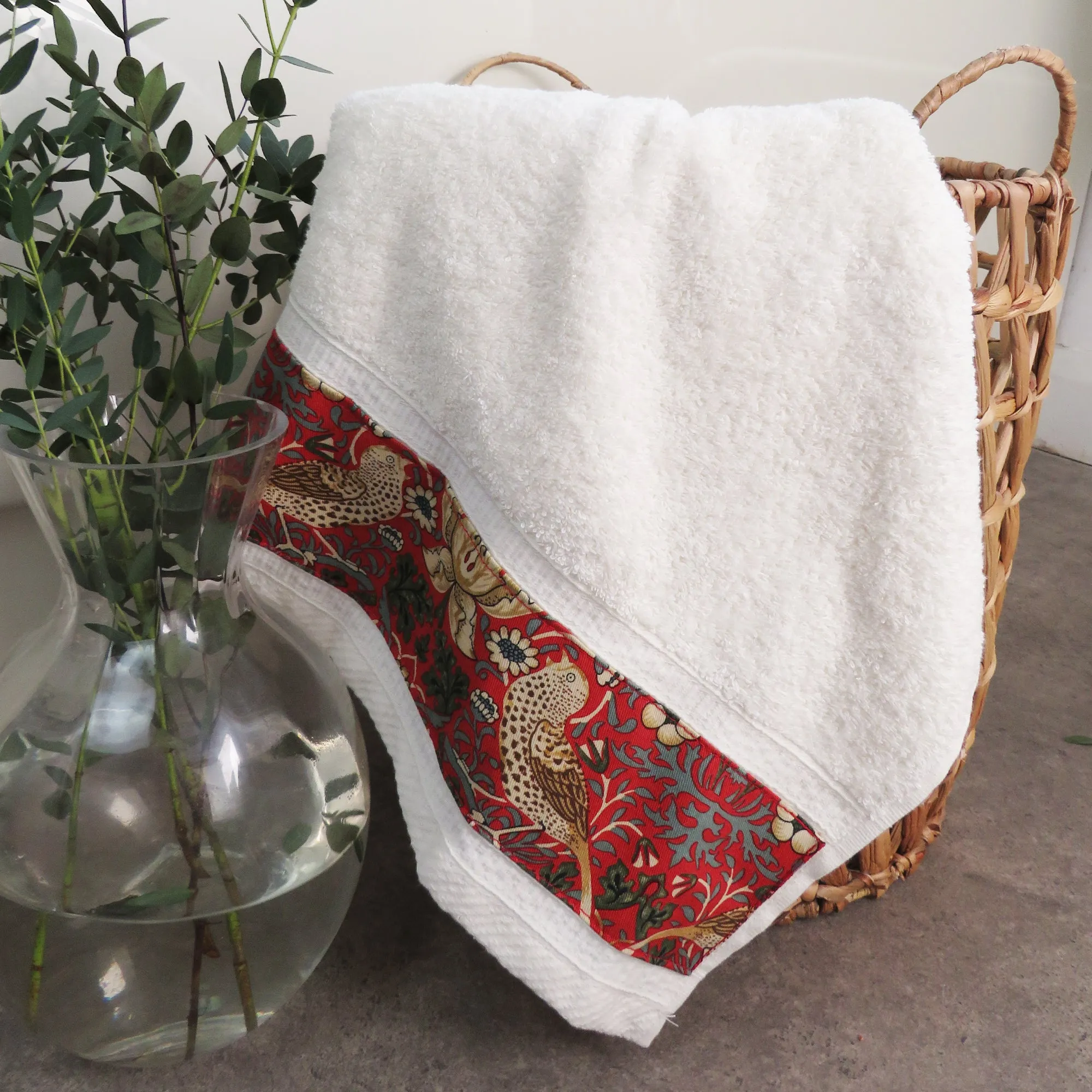 William Morris 'Strawberry Thief' Cotton Terry Towel - Red