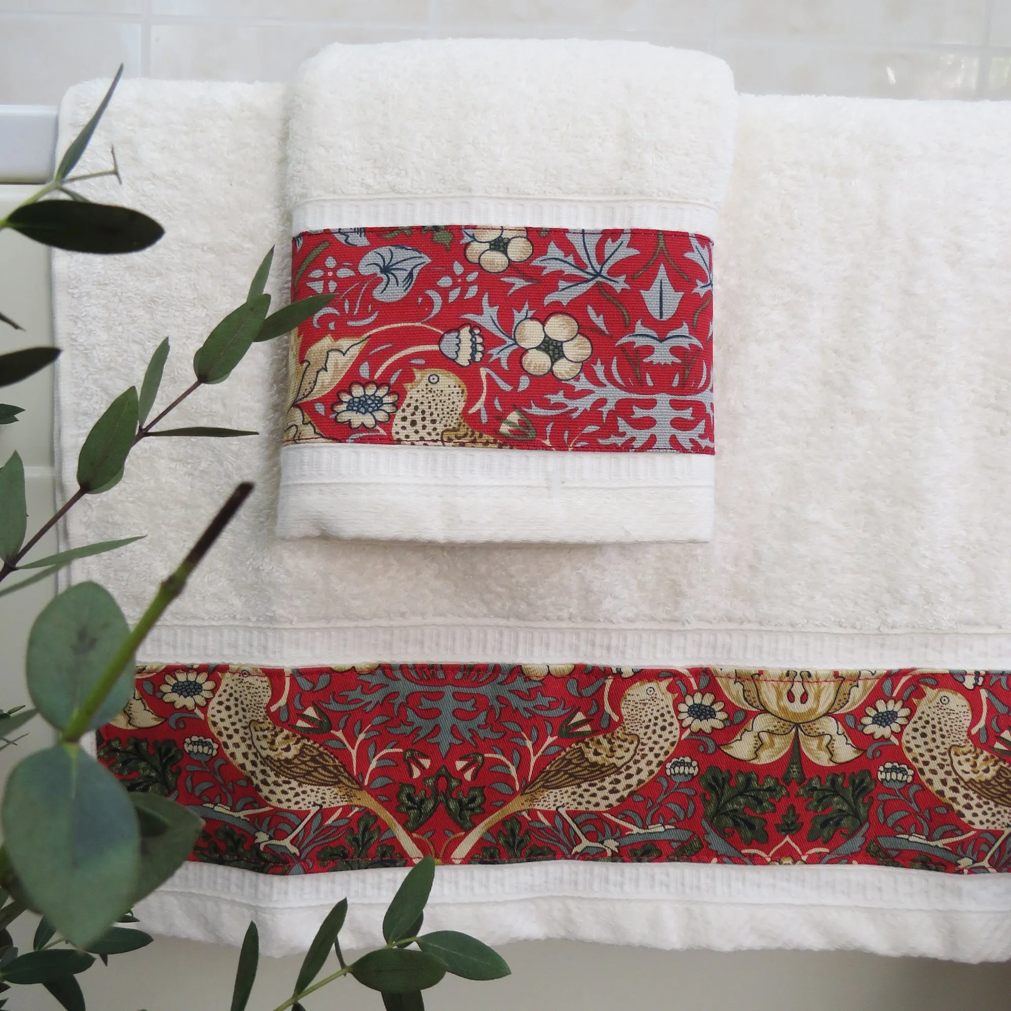 William Morris 'Strawberry Thief' Cotton Terry Towel - Red